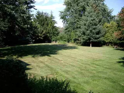 2481 Shepard Dr, Freeport, IL 61032 photo 4