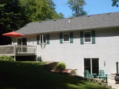 1901 Mesa Dr, Freeport, IL 61032 photo 2