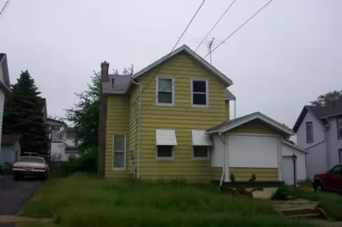 439 N Apple, Freeport, IL 61032 photo 2