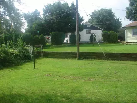 1423 Winter Dr, Freeport, IL 61032 photo 5