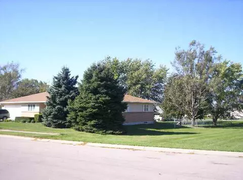 1908 Devon Ct, Freeport, IL 61032 photo 2