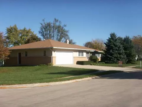 1908 Devon Ct, Freeport, IL 61032 photo 1