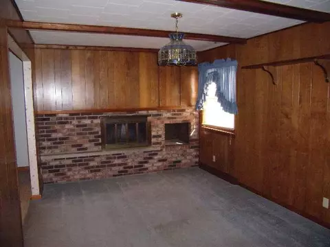 662 Brad Mar Dr, Freeport, IL 61032 photo 2