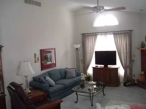 916 Baxter Ln, Freeport, IL 61032 photo 3
