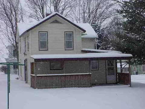 217 E Pearl St, Lanark, IL 61046 photo 2