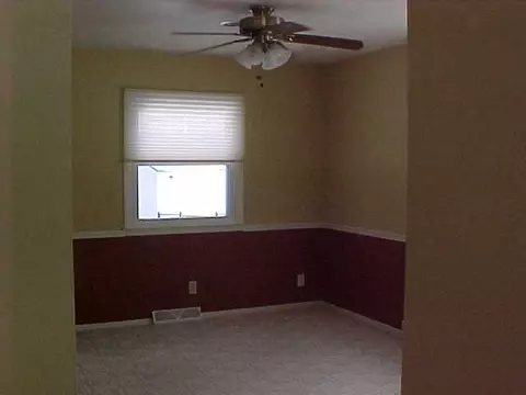 641 Brad Mar Dr, Freeport, IL 61032 photo 4
