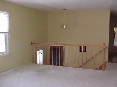 641 Brad Mar Dr, Freeport, IL 61032 photo 2