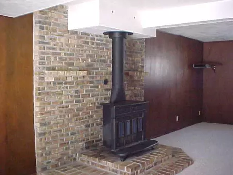 641 Brad Mar Dr, Freeport, IL 61032 photo 6
