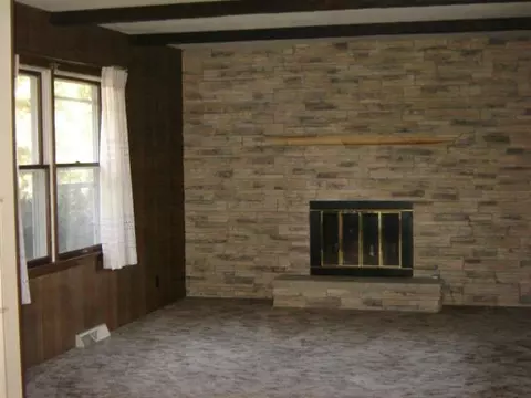 306 E Sunrise Dr, Shannon, IL 61078 photo 5