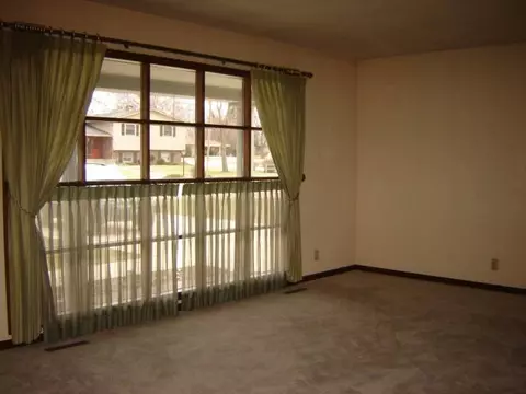 306 E Sunrise Dr, Shannon, IL 61078 photo 6