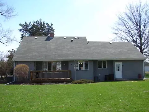 416 E 4th St, Byron, IL 61010 photo 2