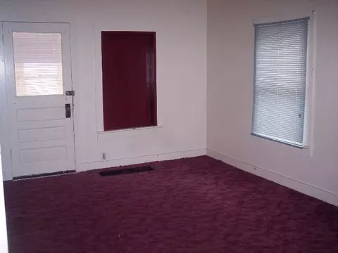 125 E Fourth St, Pecatonica, IL 61063 photo 4