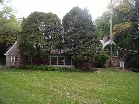 1247 Woodside Dr, Freeport, IL 61032 photo 3
