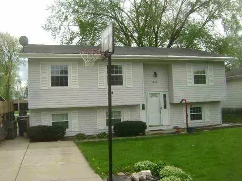 211 John Ave, Mchenry, IL 60050 photo 1