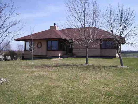 6497 Mt Morris Rd, Leaf River, IL 61047 photo 2