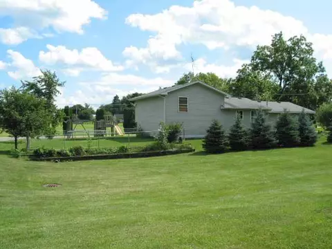 310 E Pine St, Forreston, IL 61030 photo 2