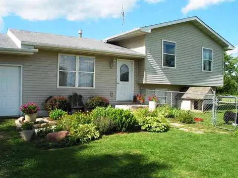 310 E Pine St, Forreston, IL 61030 photo 1