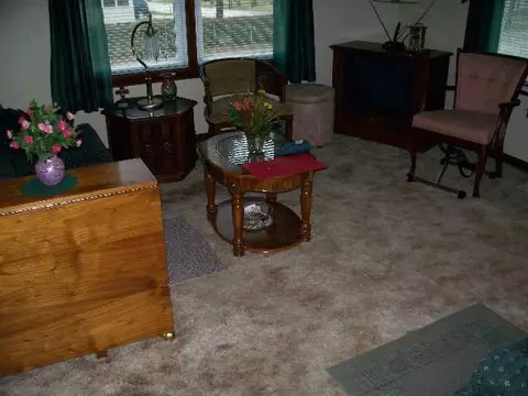 802 S 17th Ave, Freeport, IL 61032 photo 4