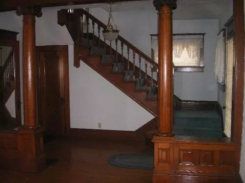 19 E Jefferson St, Freeport, IL 61032 photo 2