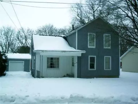 15 Arcade Ct, Freeport, IL 61032 photo 1