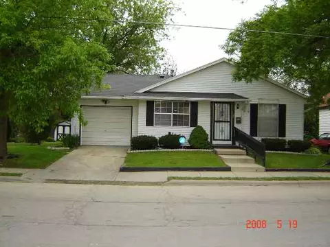 10 S Hancock Ave, Freeport, IL 61032 photo 1