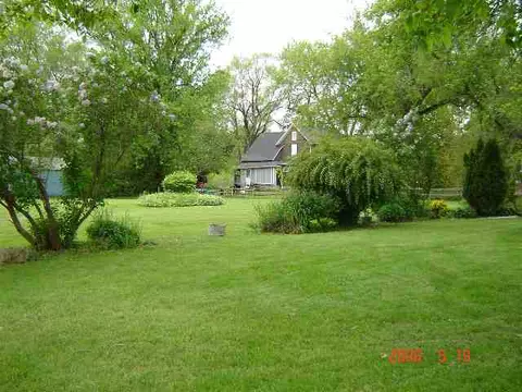 10 S Hancock Ave, Freeport, IL 61032 photo 6