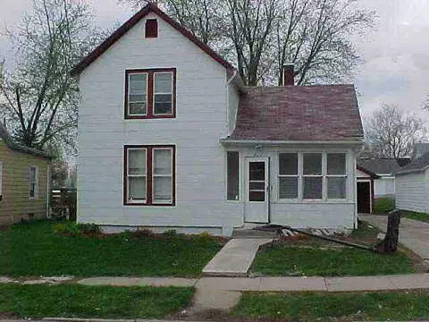825 Chippewa, Freeport, IL 61032 photo 1