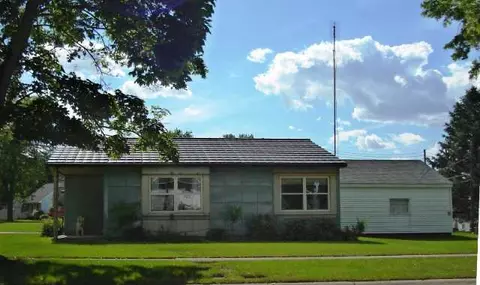 906 Monroe Dr, Freeport, IL 61032 photo 1