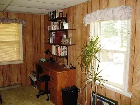 913 S 15th Ave, Freeport, IL 61032 photo 5
