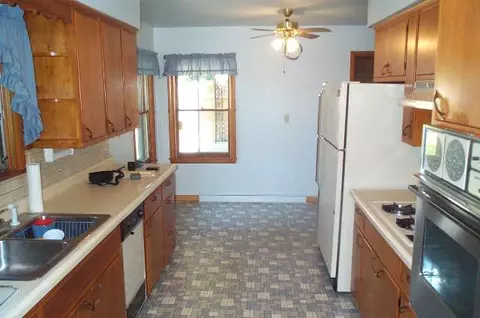702 Monroe, Hanover, IL 61041 photo 2