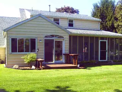 2404 Sunset Dr, Freeport, IL 61032 photo 3