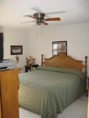 1761 W Apache Trl, Freeport, IL 61032 photo 6