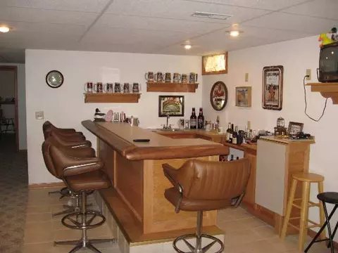 1761 W Apache Trl, Freeport, IL 61032 photo 5