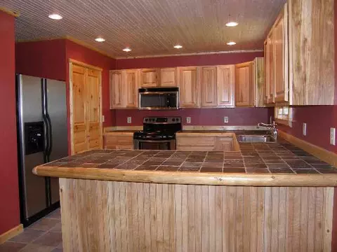 2450 Oriole Dr, Freeport, IL 61032 photo 3