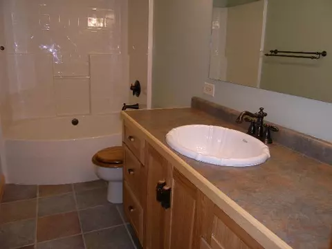 2450 Oriole Dr, Freeport, IL 61032 photo 7