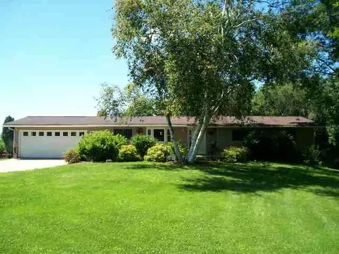 10703 Loop Rd, Savanna, IL 61074 photo 1