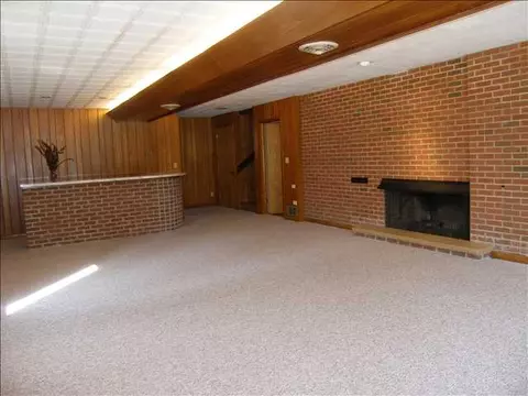 1317 Lacresta Dr, Freeport, IL 61032 photo 6