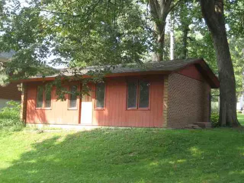 1317 Lacresta Dr, Freeport, IL 61032 photo 8