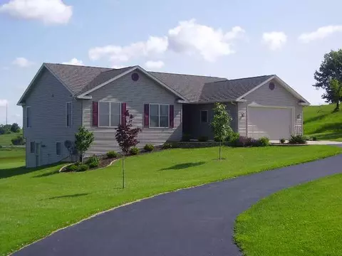 4252 E Lamm Rd, Freeport, IL 61032 photo 1