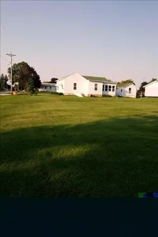 408 W W Spg, Mount Carroll, IL 61053 photo 4