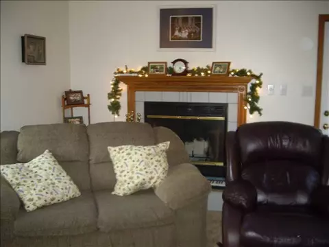 3354 Loras Dr, Freeport, IL 61032 photo 5