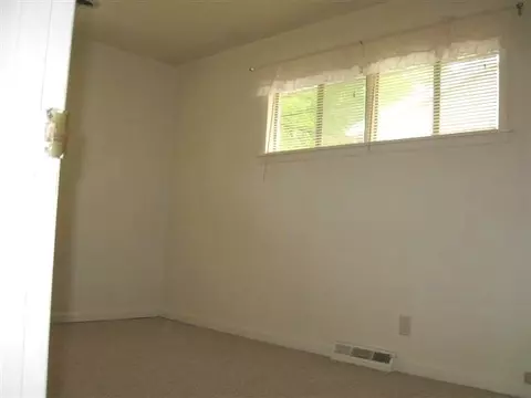 1494 Winter Dr, Freeport, IL 61032 photo 3
