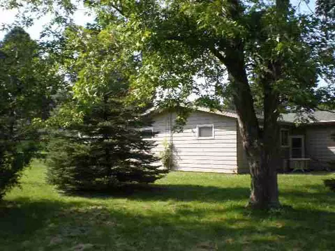 1484 Winter Dr, Freeport, IL 61032 photo 4