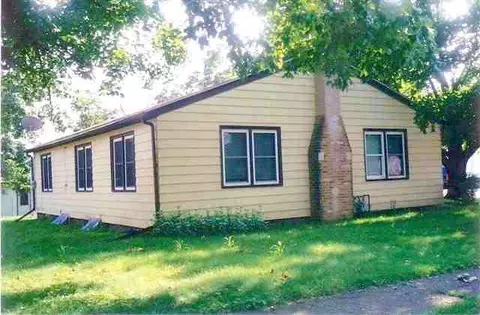 69 Calvert St, Chadwick, IL 61014 photo 2