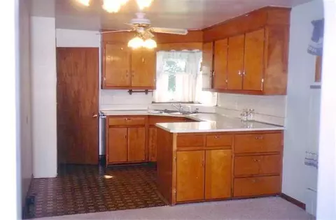 69 Calvert St, Chadwick, IL 61014 photo 5