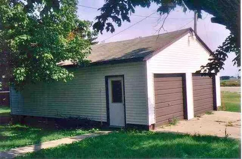 69 Calvert St, Chadwick, IL 61014 photo 3