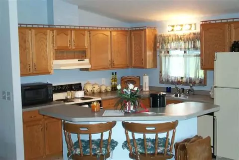 17 Whitewater Dr # -8, Lanark, IL 61046 photo 4