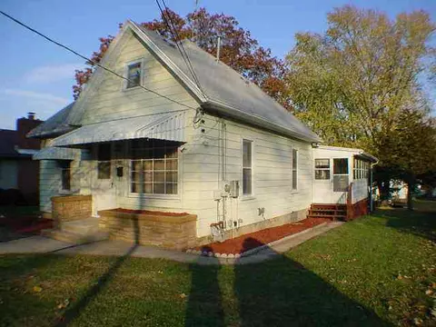 227 N Fairview Ave, Freeport, IL 61032 photo 1