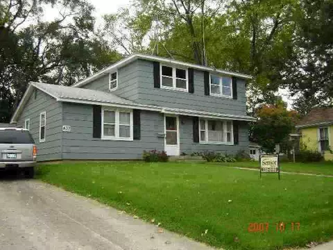433 W Clark St, Freeport, IL 61032 photo 1