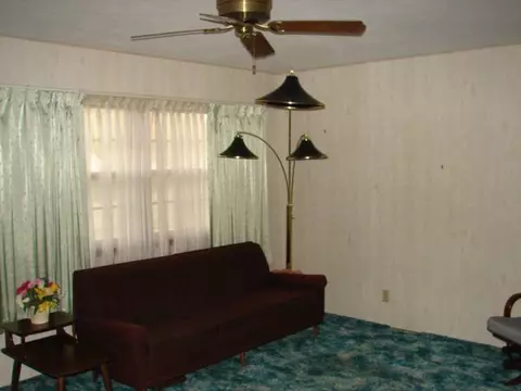 1415 Mark Dr, Freeport, IL 61032 photo 5